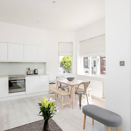 Guestready - West Kensington Home W/Balcony Londra Esterno foto