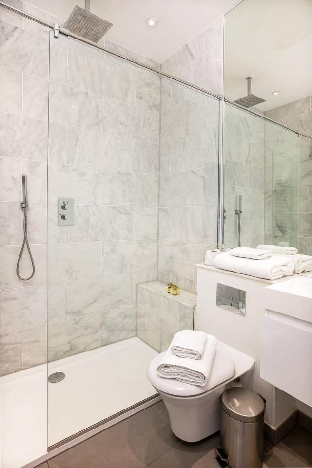 Guestready - West Kensington Home W/Balcony Londra Esterno foto