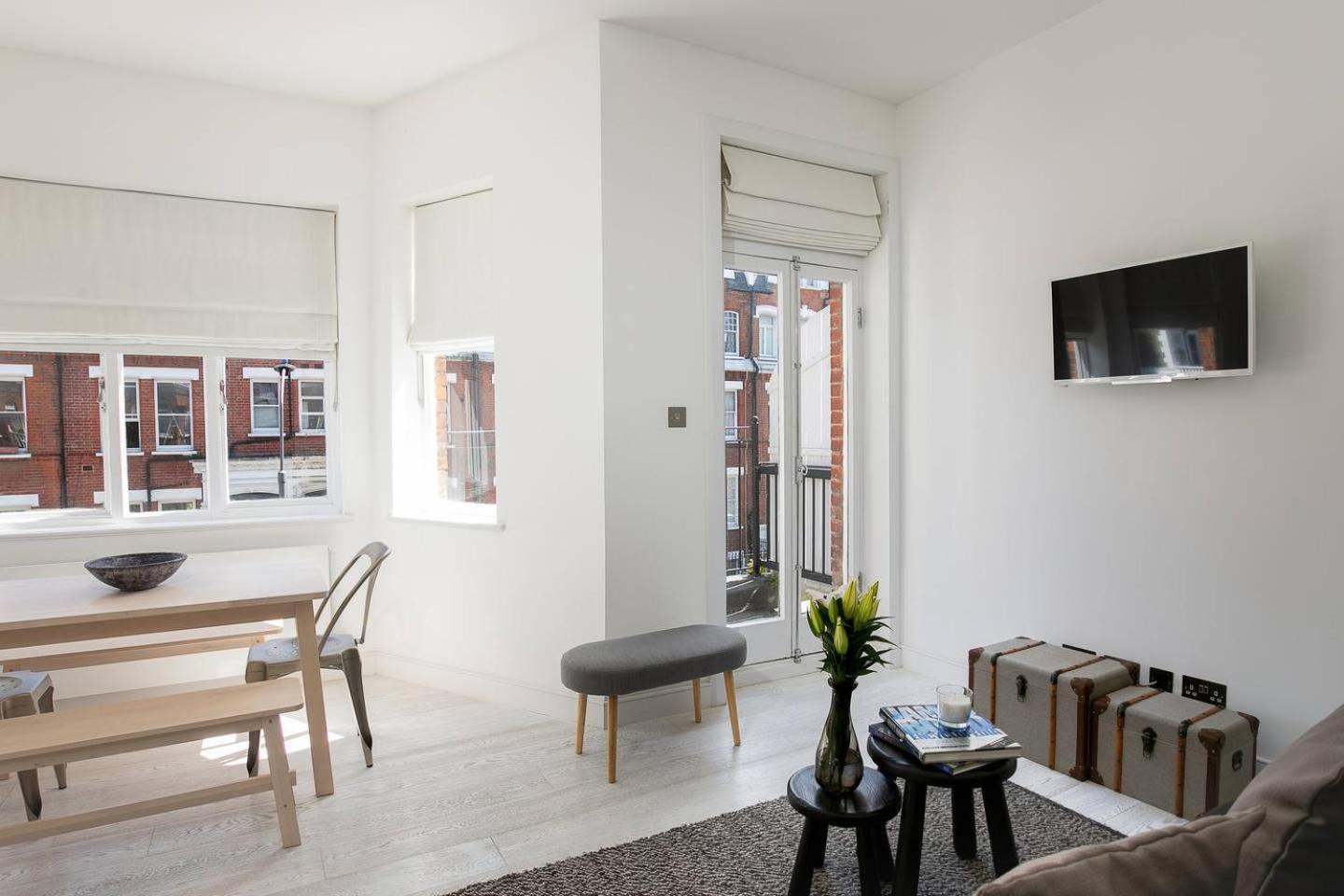 Guestready - West Kensington Home W/Balcony Londra Esterno foto
