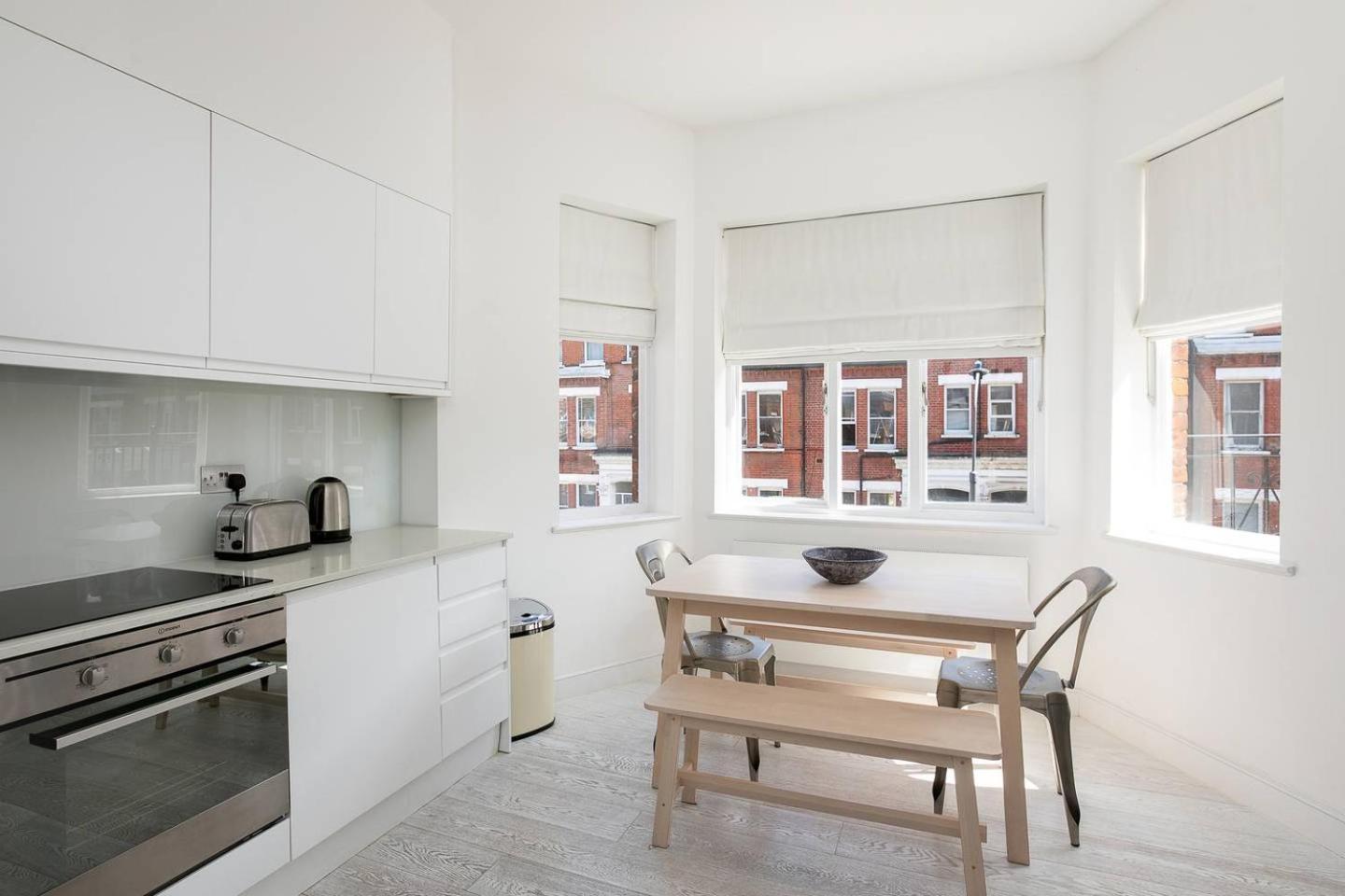 Guestready - West Kensington Home W/Balcony Londra Esterno foto